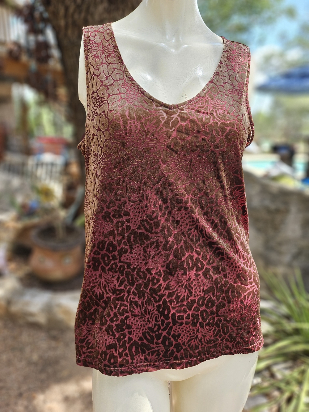 Finn & Grace Sleeveless Pink-Brown Floral Velvet Tank Top 8